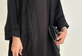 للبيع عباية بقماش راقي مع تطريز