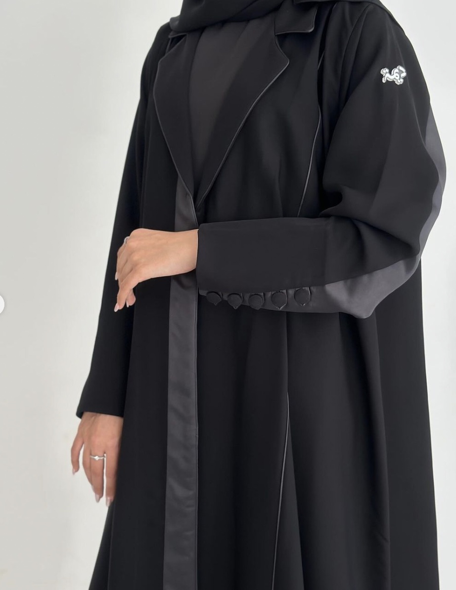 للبيع عباية بليزر