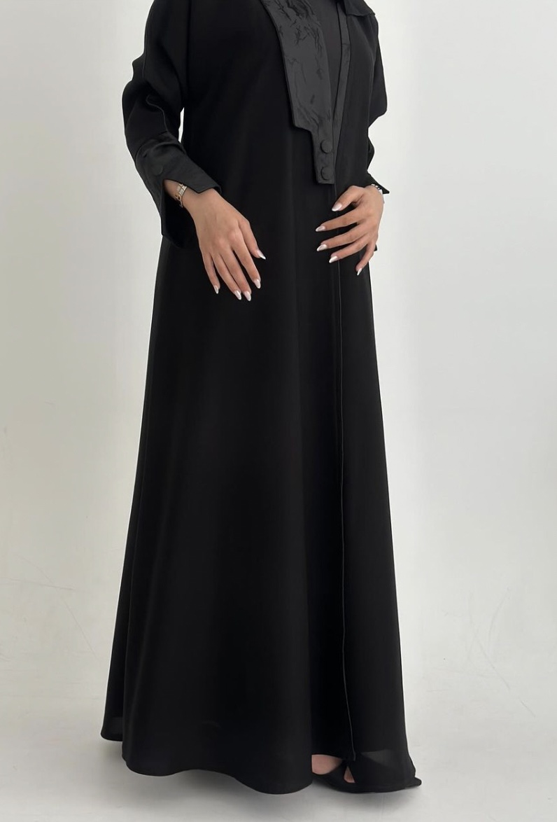 للبيع عباية كريب كوري مع جاكار