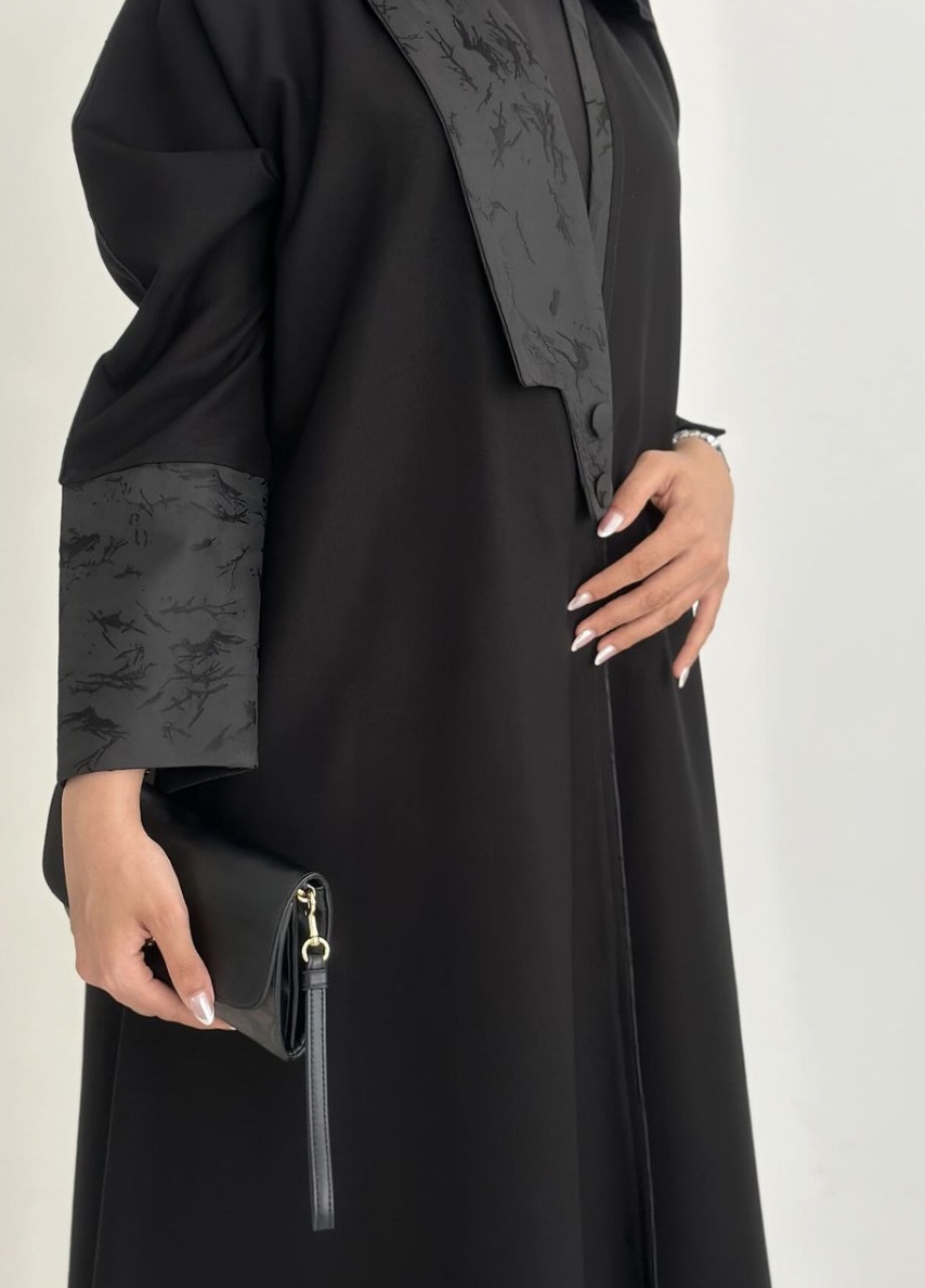 للبيع عباية كريب كوري مع جاكار