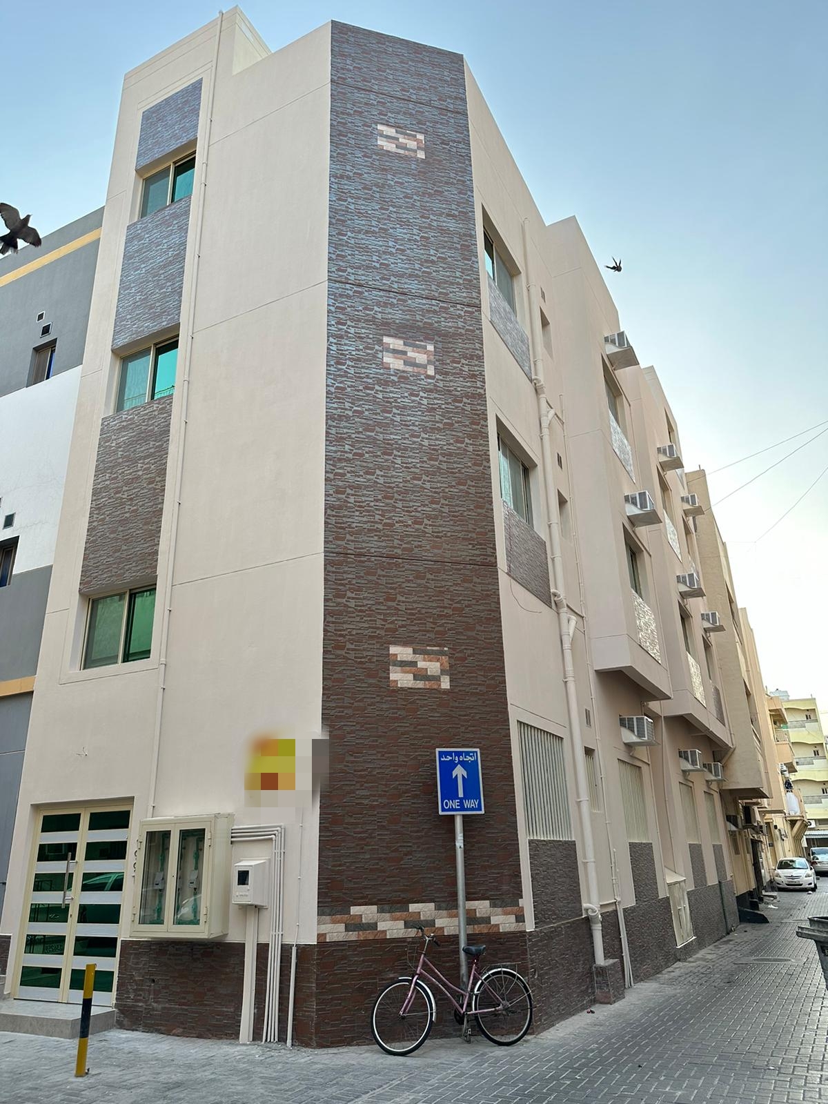 للبيع مبنى في الحورة