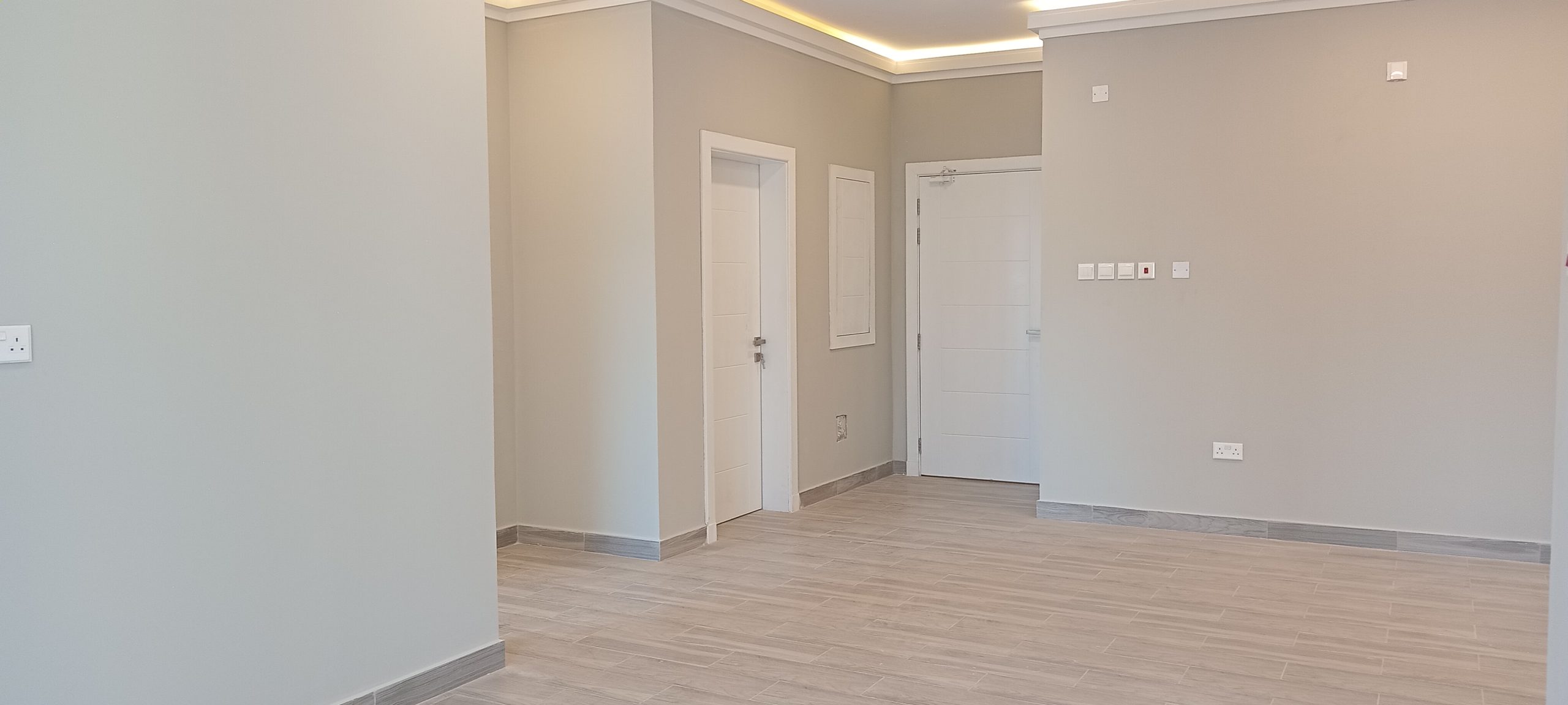 للايجار شقة جديده 3 غرف قرب الجامعه ama