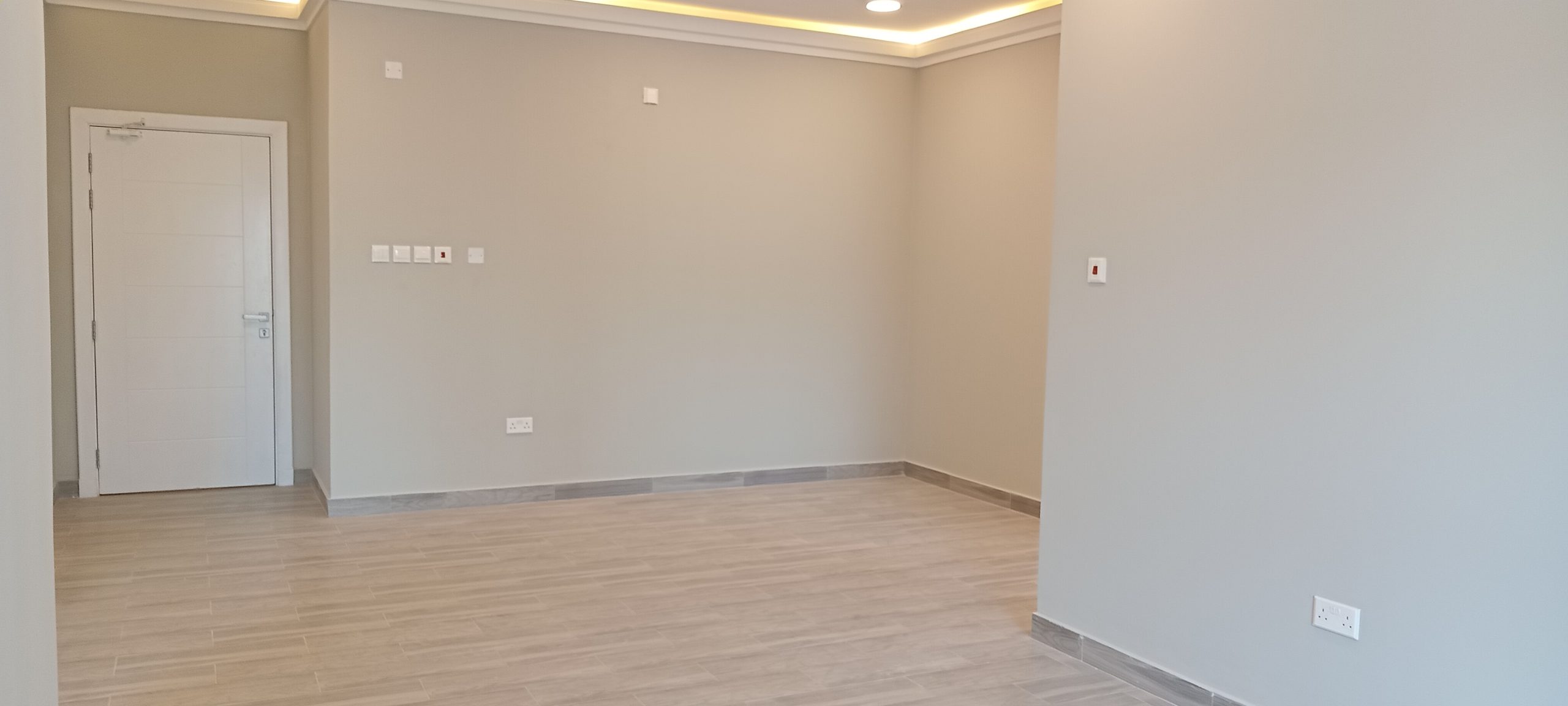 للايجار شقة جديده 3 غرف قرب الجامعه ama