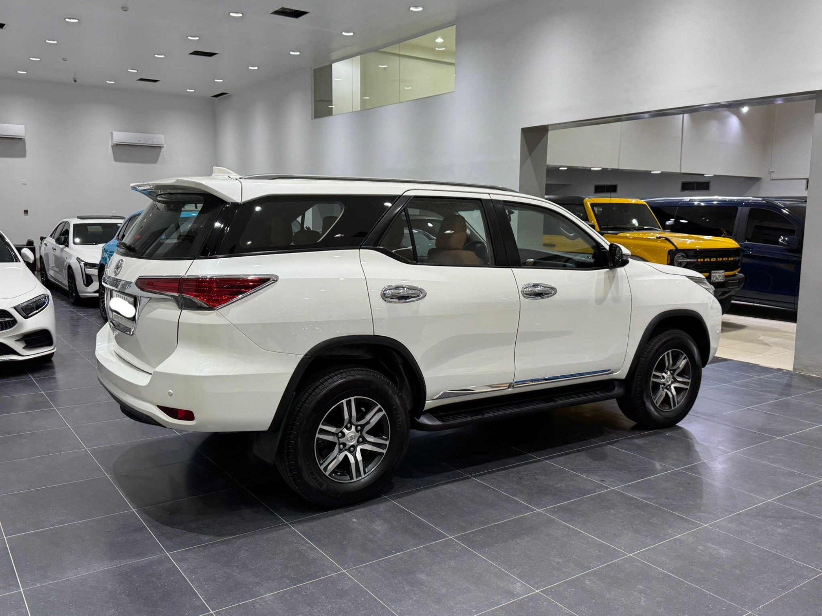 Toyota Fortuner 2020 (White)