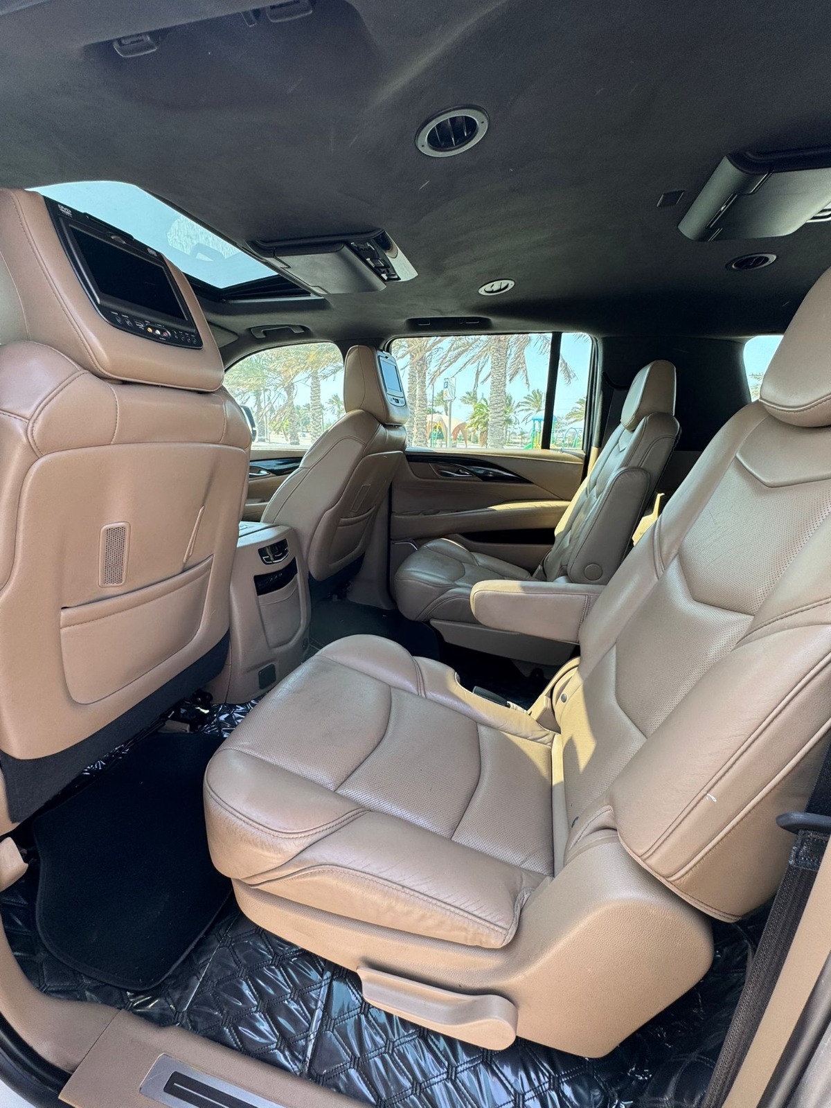 Cadillac Escalade 2019 (White)