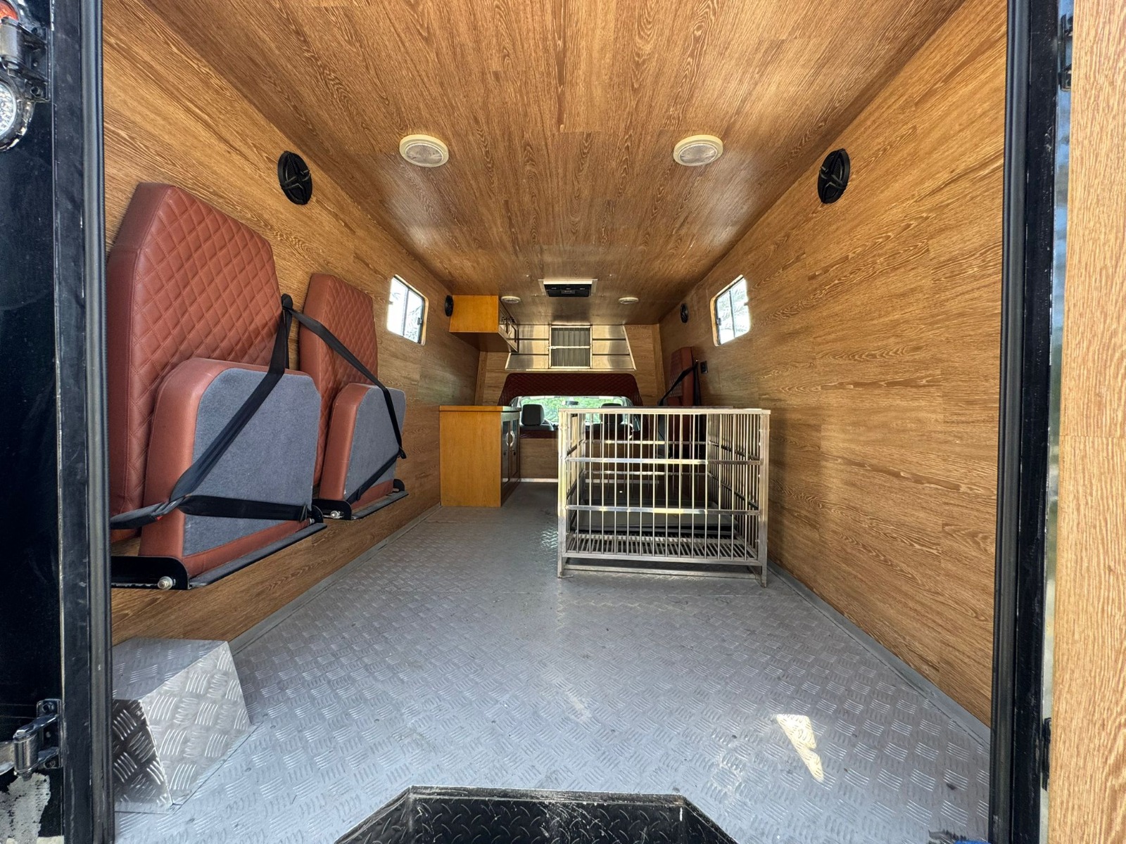 Ford F-550 / 2016 (Black)