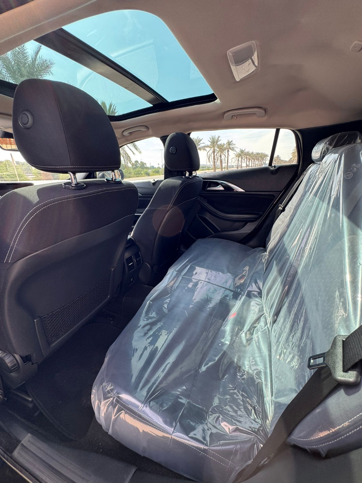 Infiniti Q-30 / 2017 (Black)