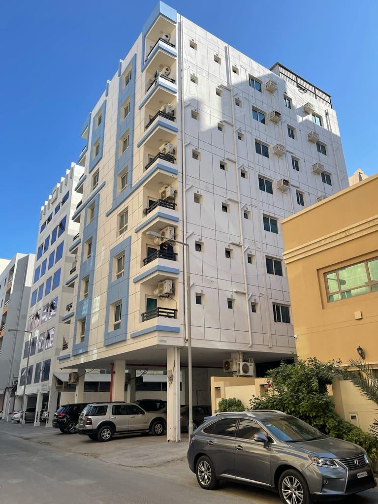 مبنى للبيع في الحد