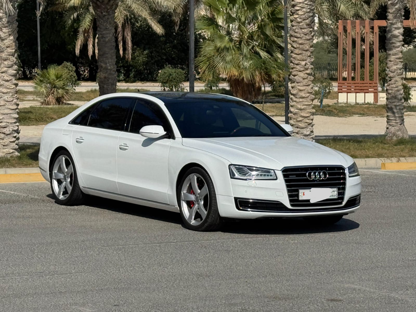 Audi A8L 2016 (White)