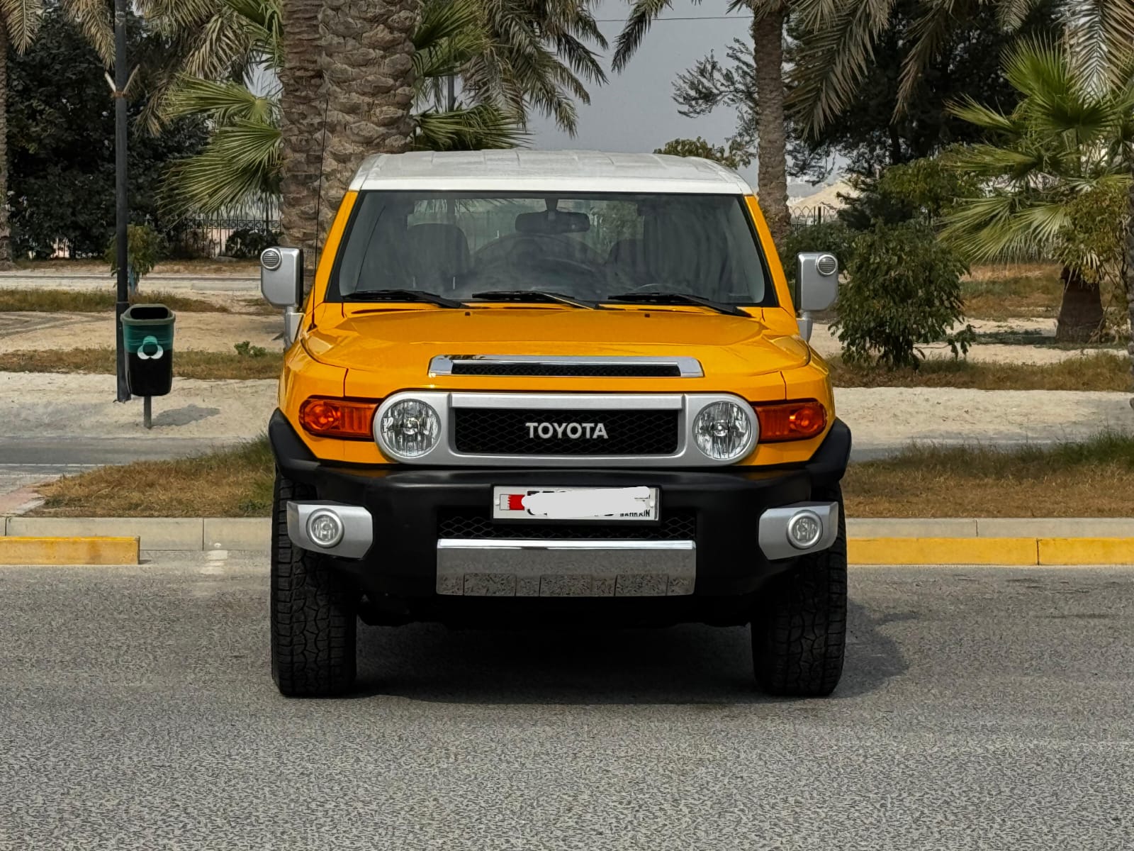 Toyota FJ-Cruiser 2017 (White&Yellow)