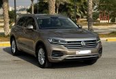 Volkswagen Touareg 2018 (Gold)