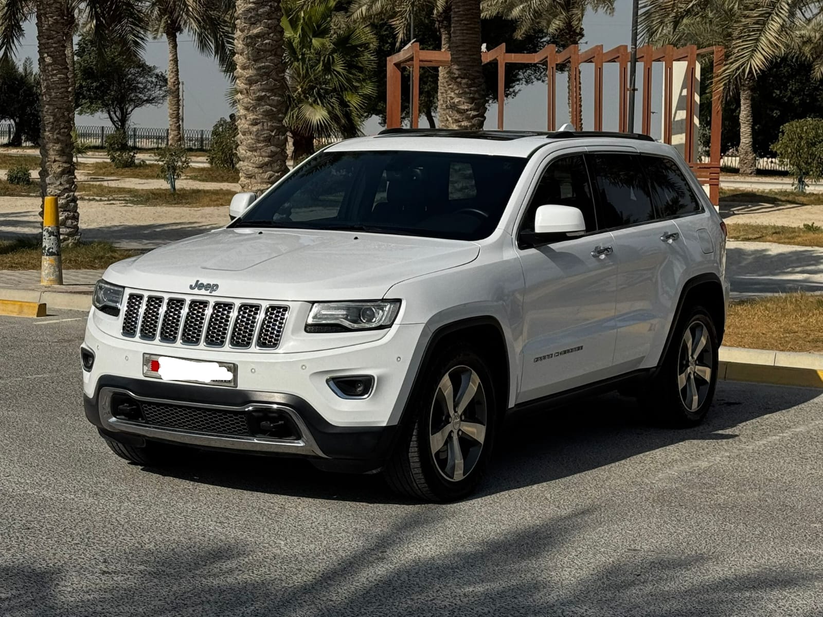 Jeep Grand Cherokee LTD 2015 (White)