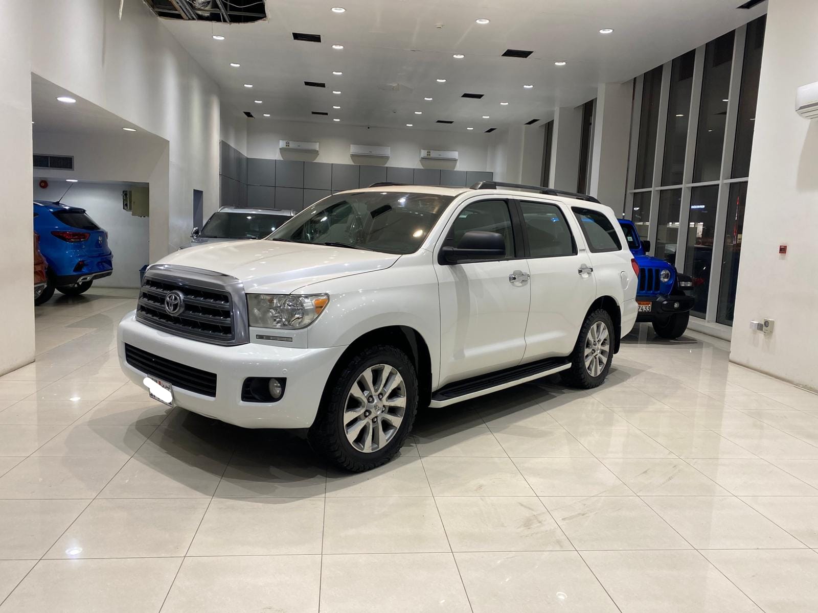 🚗 For Sale: 2015 Toyota Sequoia Limited (White)