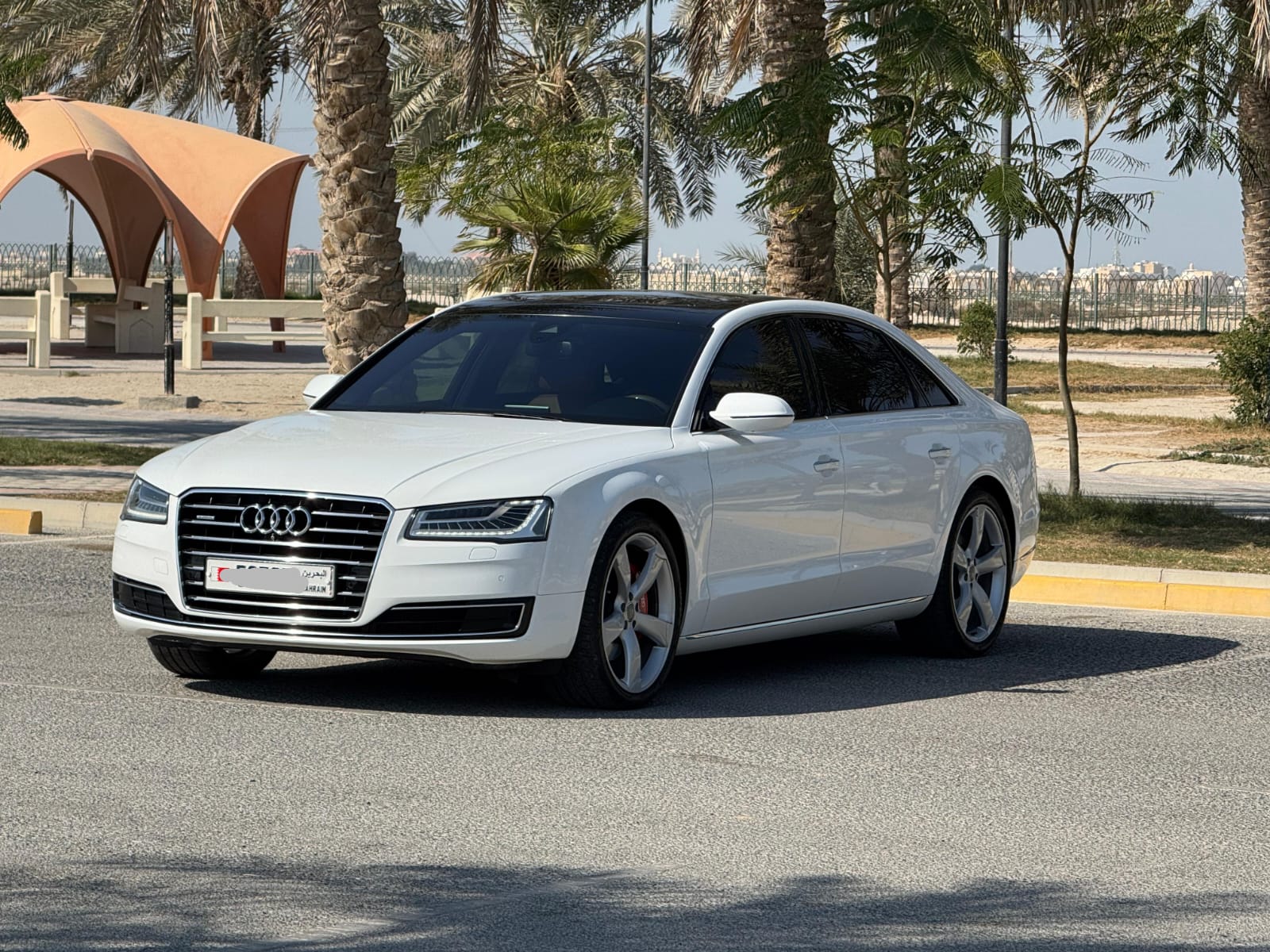Audi A8L 2016 (White)