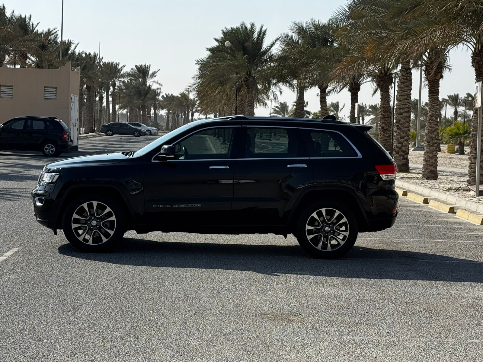 Jeep Grand Cherokee LTD 2018 (Black)