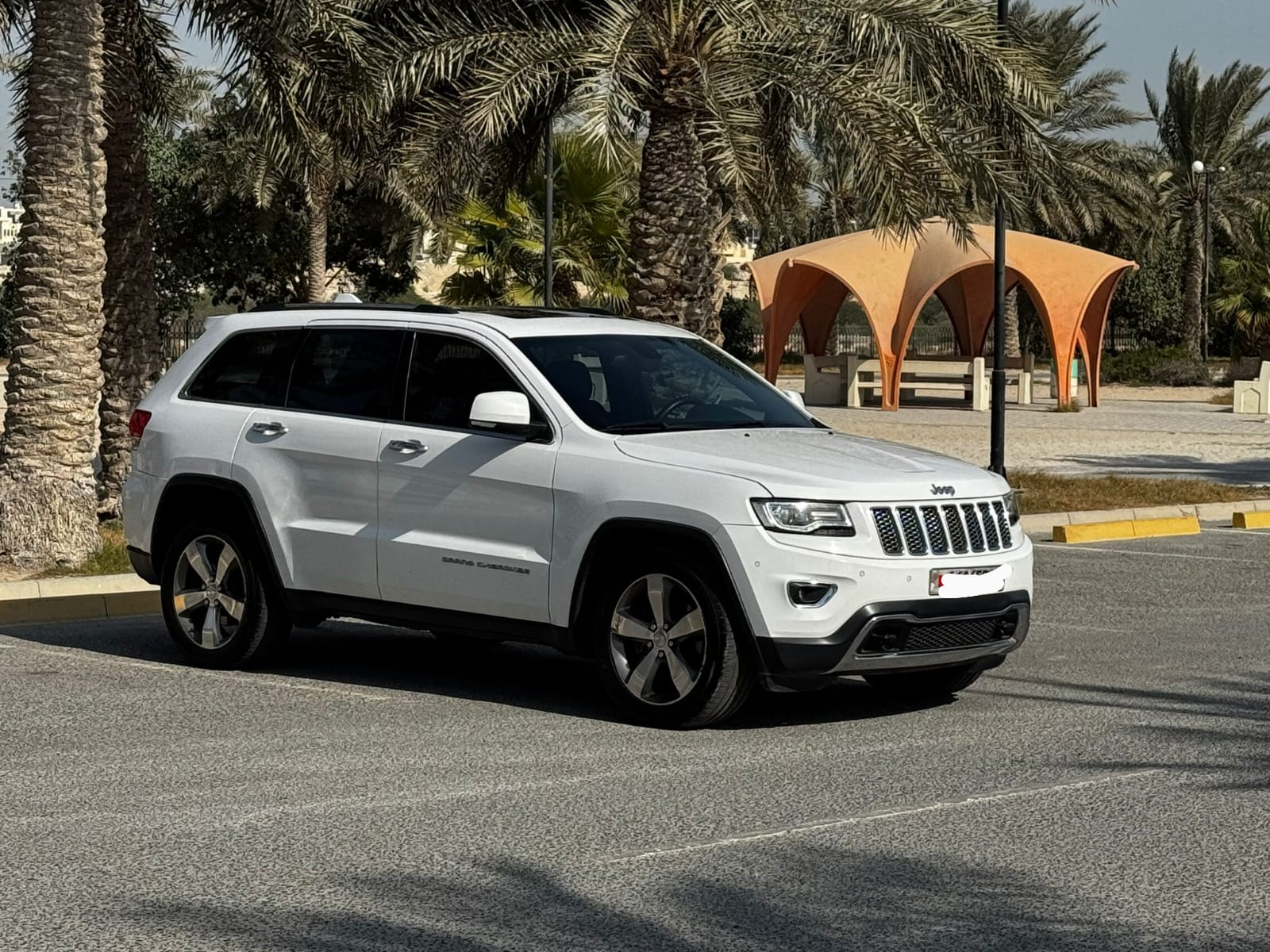 Jeep Grand Cherokee LTD 2015 (White)