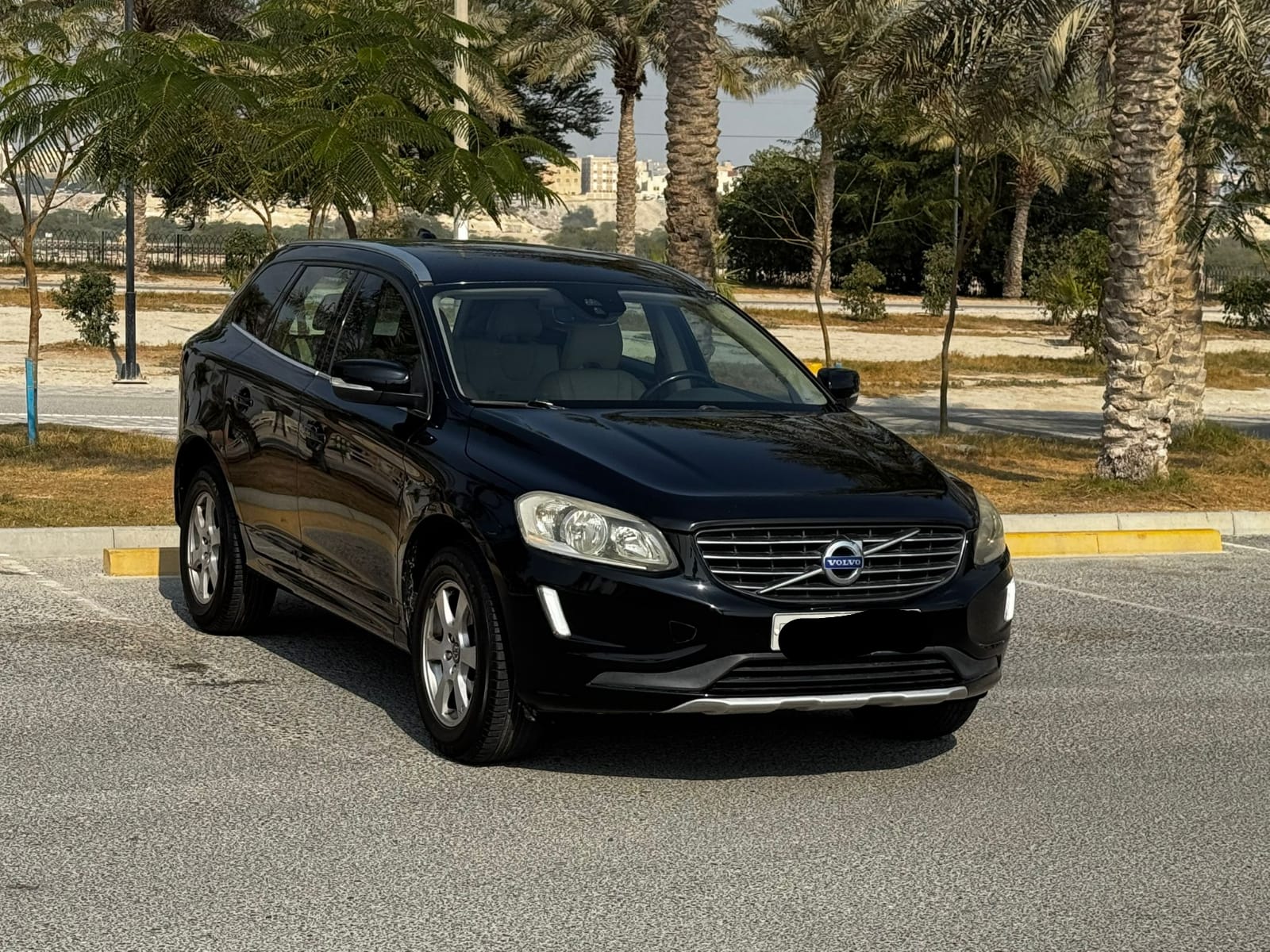 Volvo XC60 / 2015 (Black)