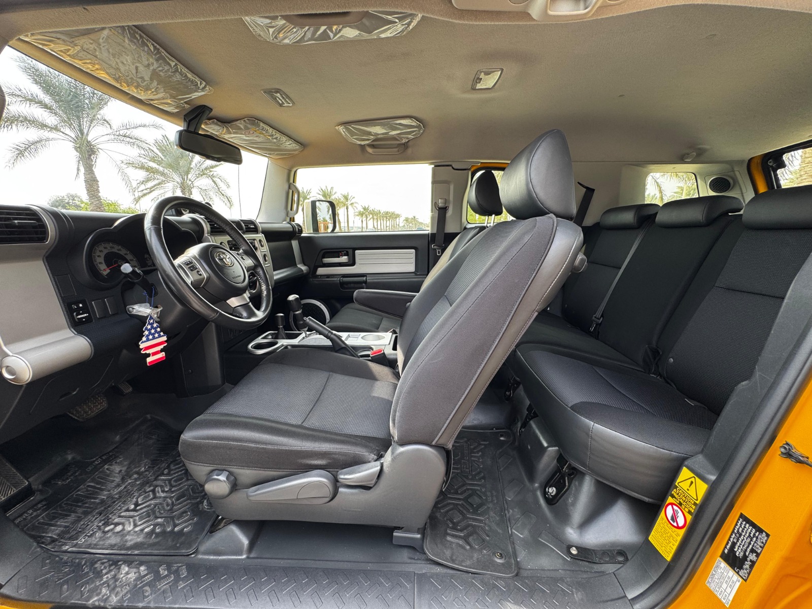 Toyota FJ-Cruiser 2017 (White&Yellow)