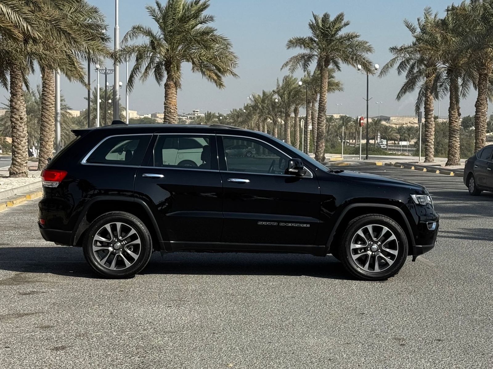 Jeep Grand Cherokee LTD 2018 (Black)