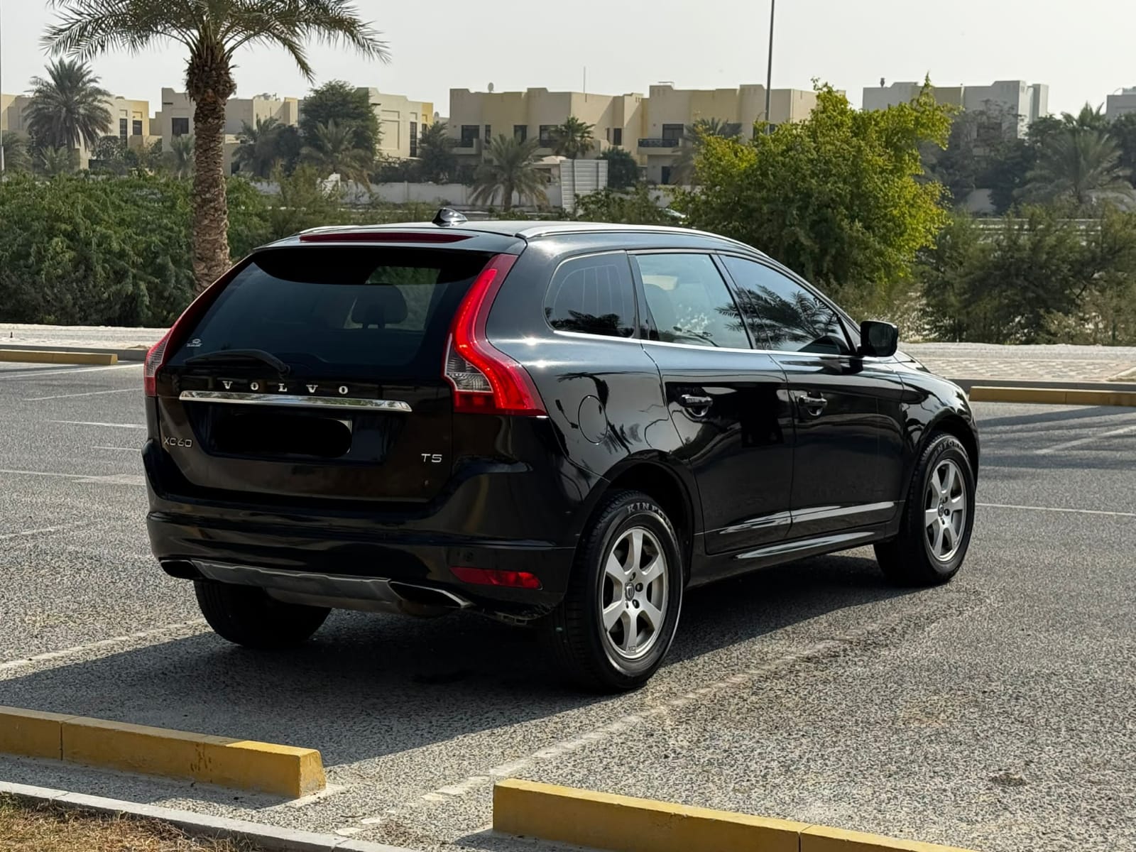 Volvo XC60 / 2015 (Black)