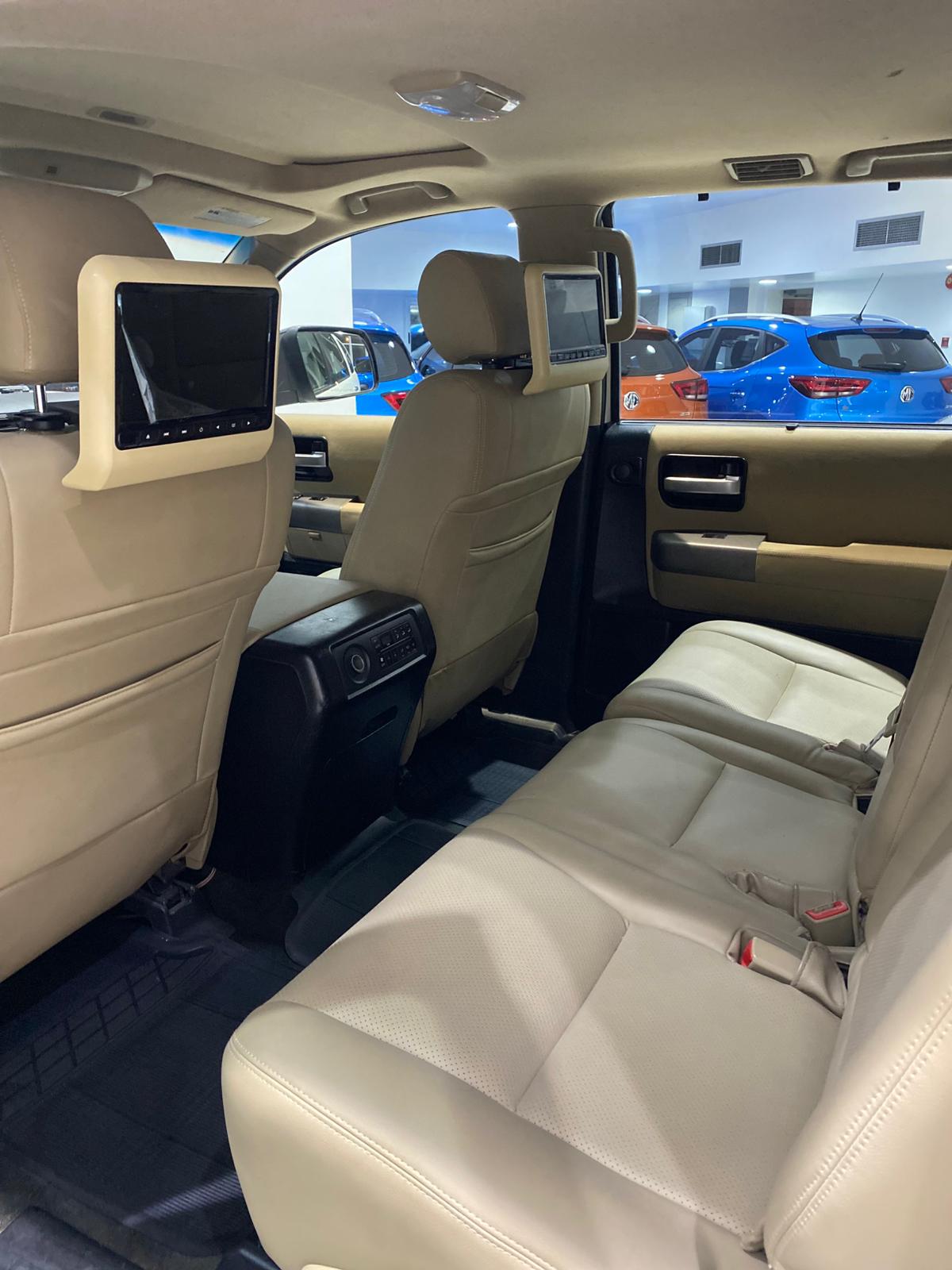 🚗 For Sale: 2015 Toyota Sequoia Limited (White)