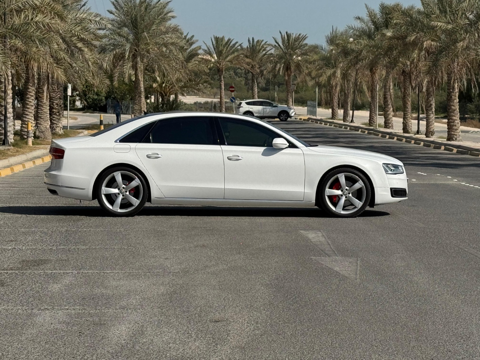 Audi A8L 2016 (White)