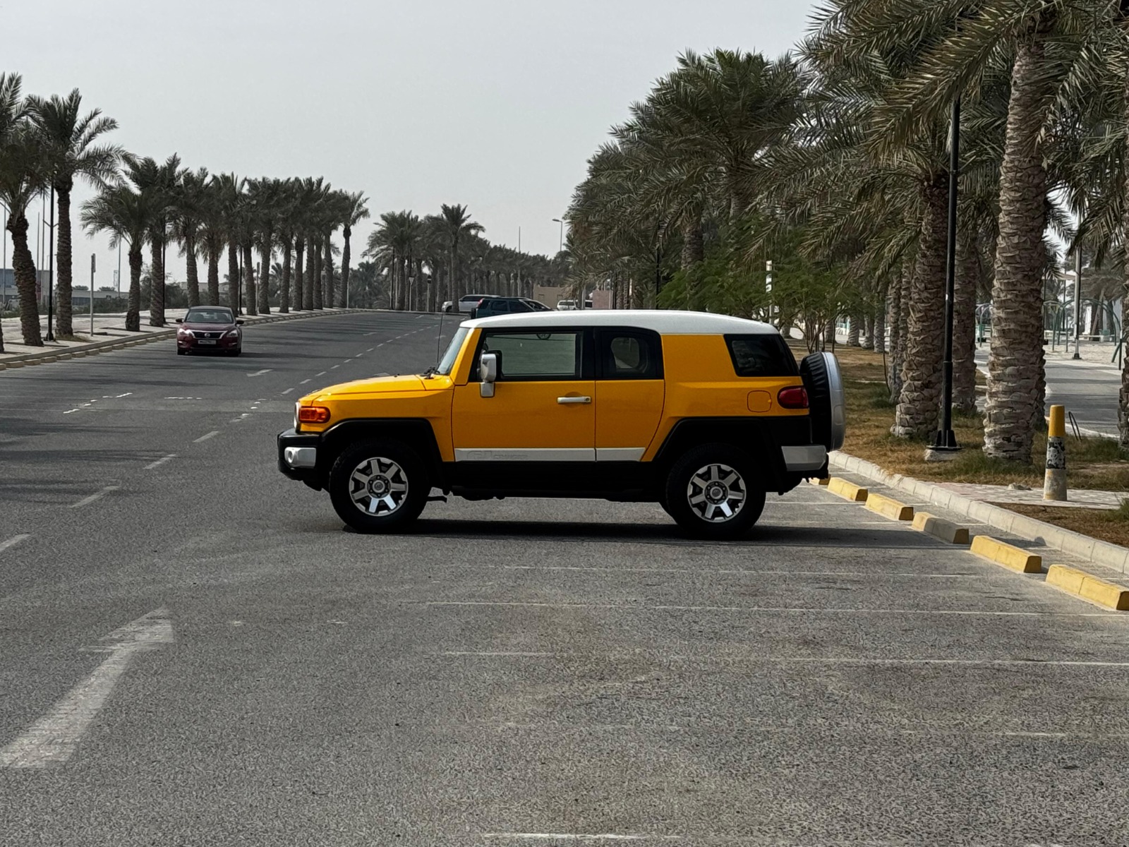 Toyota FJ-Cruiser 2017 (White&Yellow)