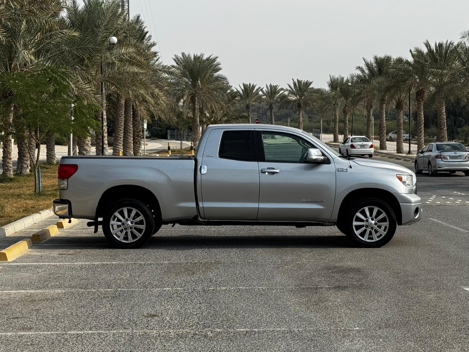 Toyota Tundra 2008 (Silver)U.S.A,