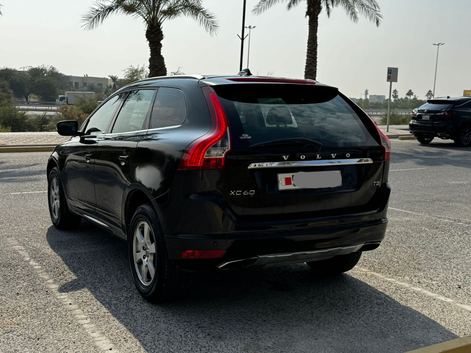 Volvo XC60 / 2015 (Black)