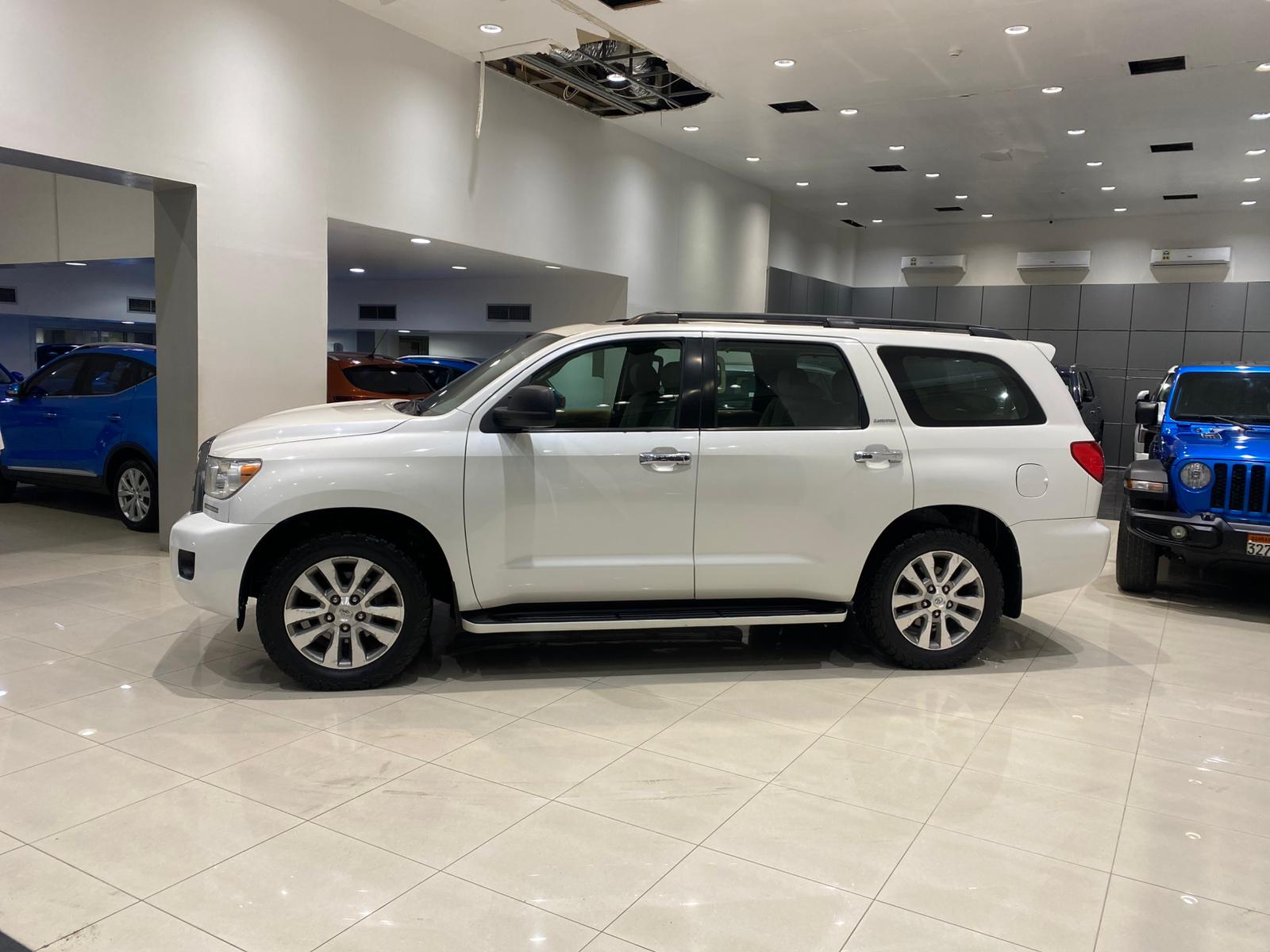 🚗 For Sale: 2015 Toyota Sequoia Limited (White)
