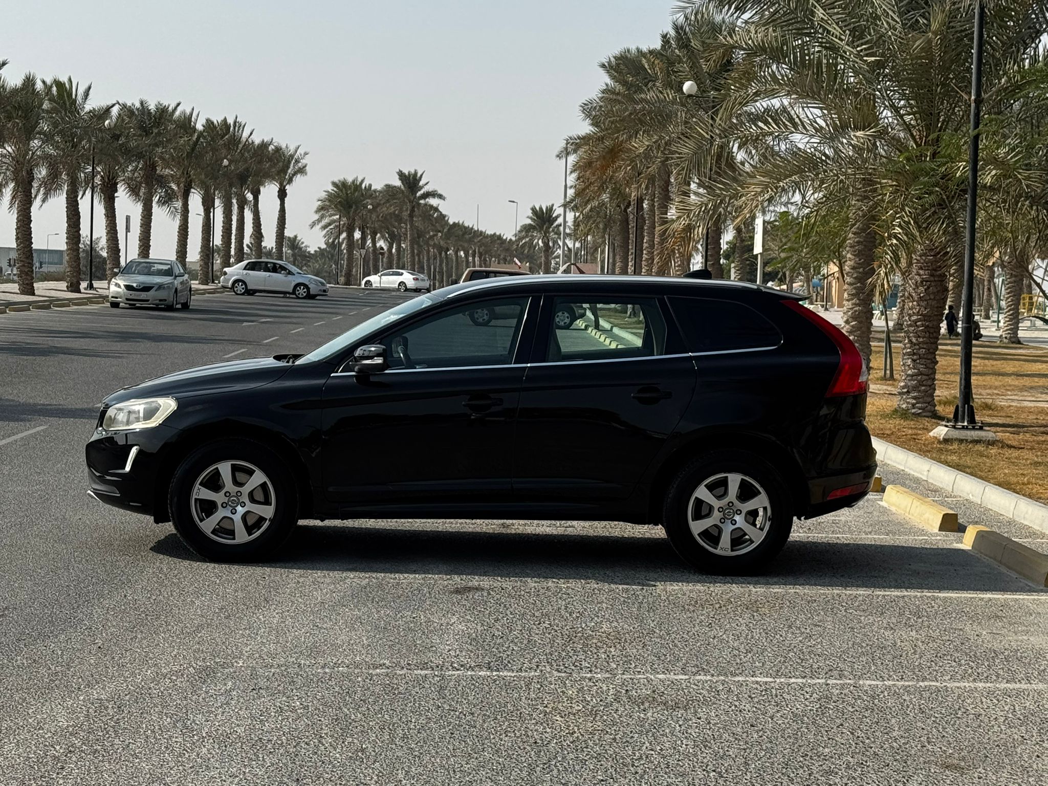 Volvo XC60 / 2015 (Black)