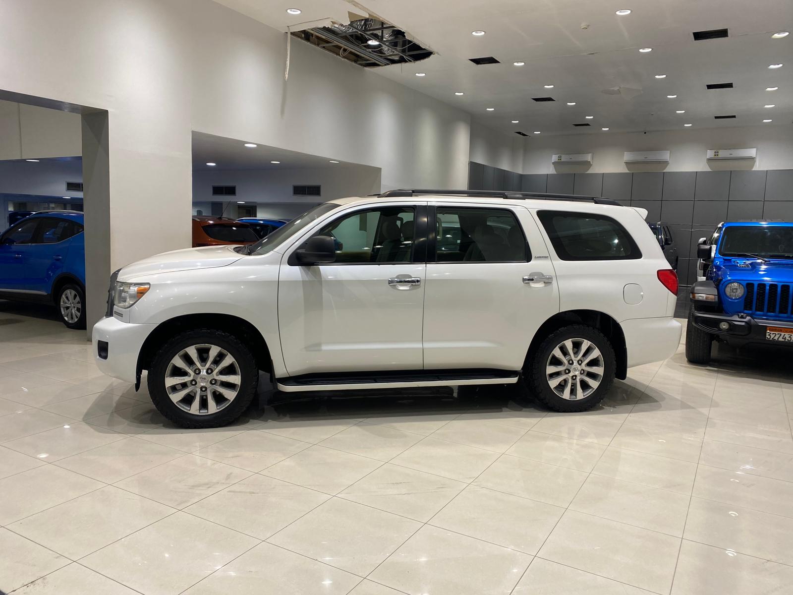 🚗 For Sale: 2015 Toyota Sequoia Limited (White)