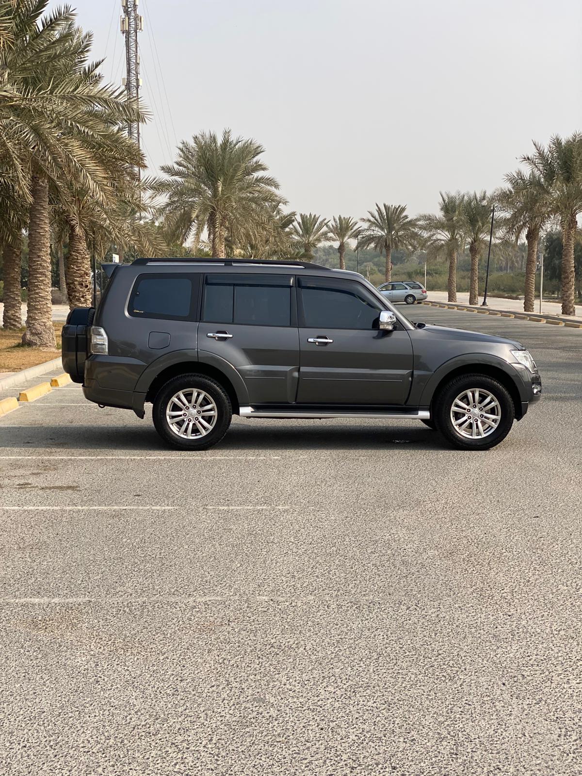 2018 Mitsubishi Pajero GLS (Grey)