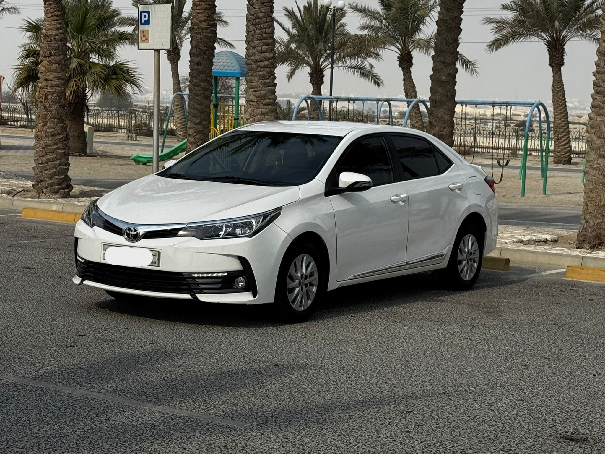 🚗 For Sale: Toyota Corolla XLI 2018 (White)
