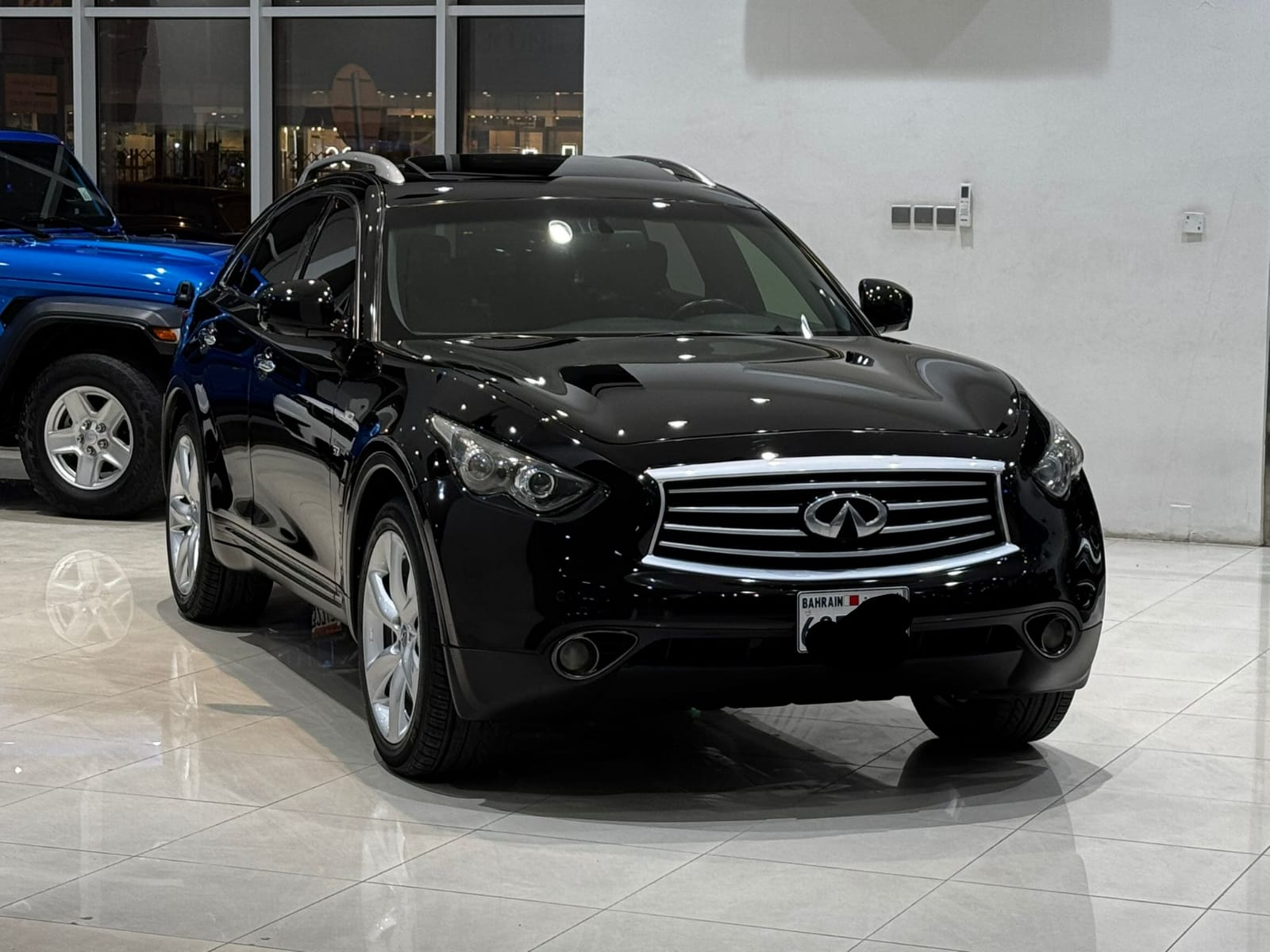 🚗 For Sale: 2016 Infiniti QX70S (Black)