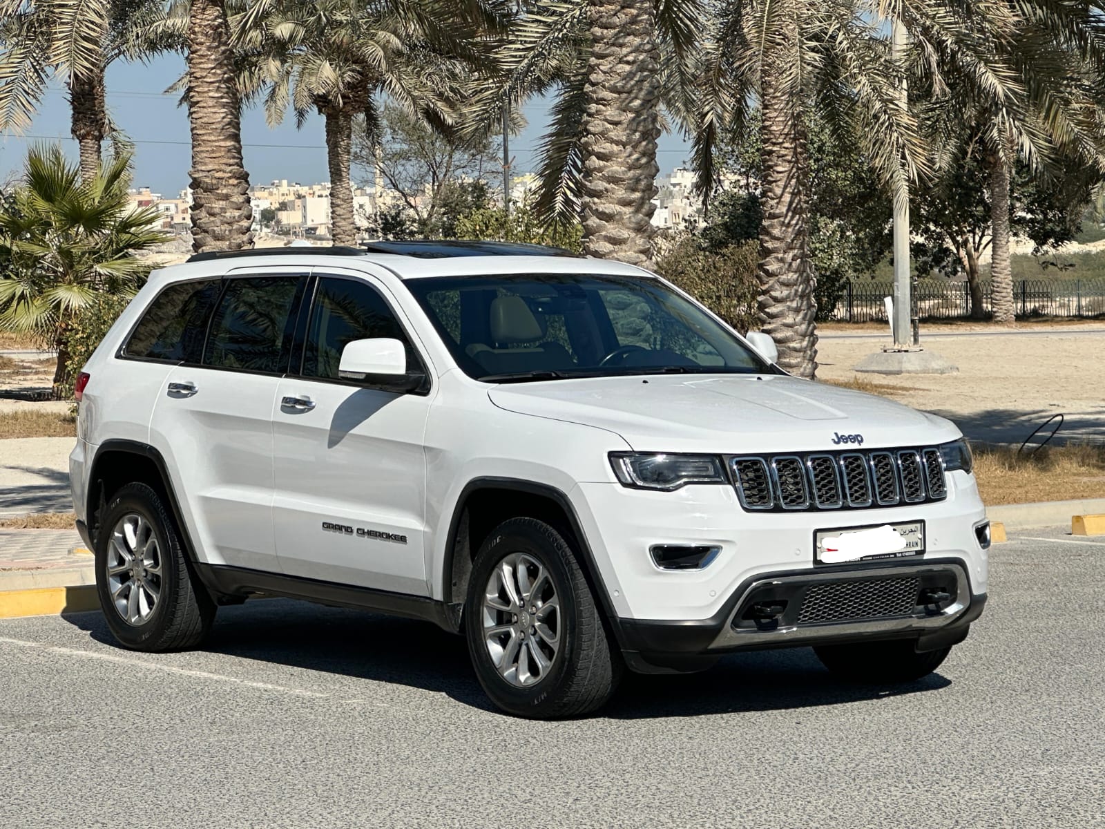 🚗 For Sale: 2018 Jeep Grand Cherokee LTD (White)
