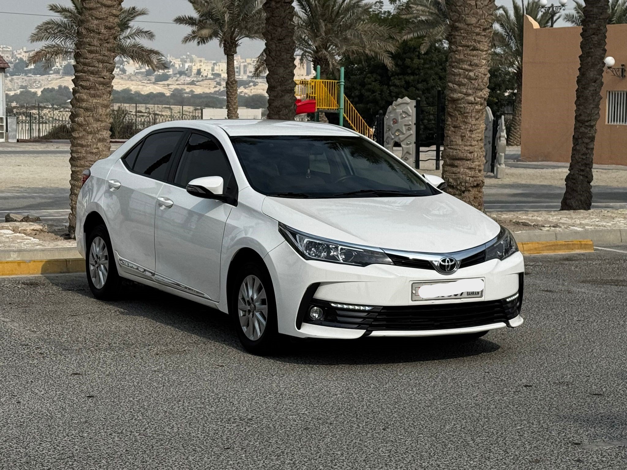 🚗 For Sale: Toyota Corolla XLI 2018 (White)