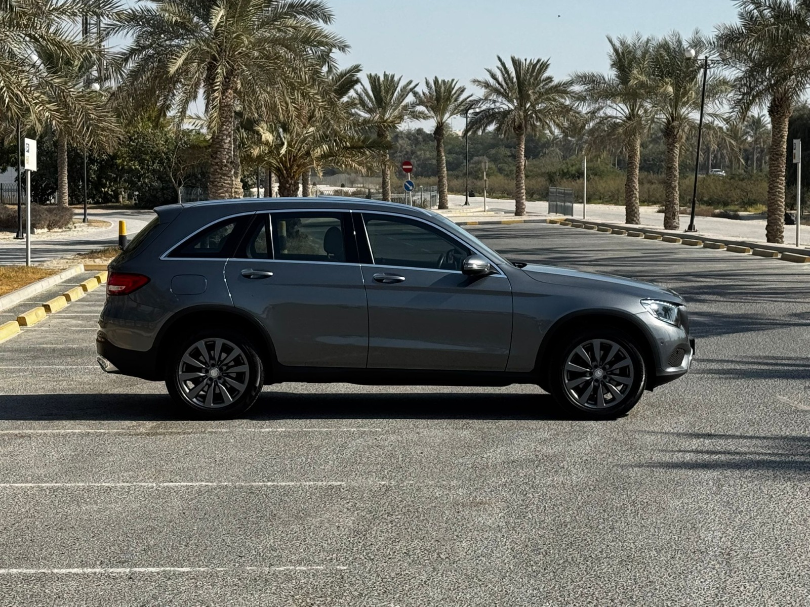 Mercedes GLC-250 4MATIC 2017 (Grey) 🚗