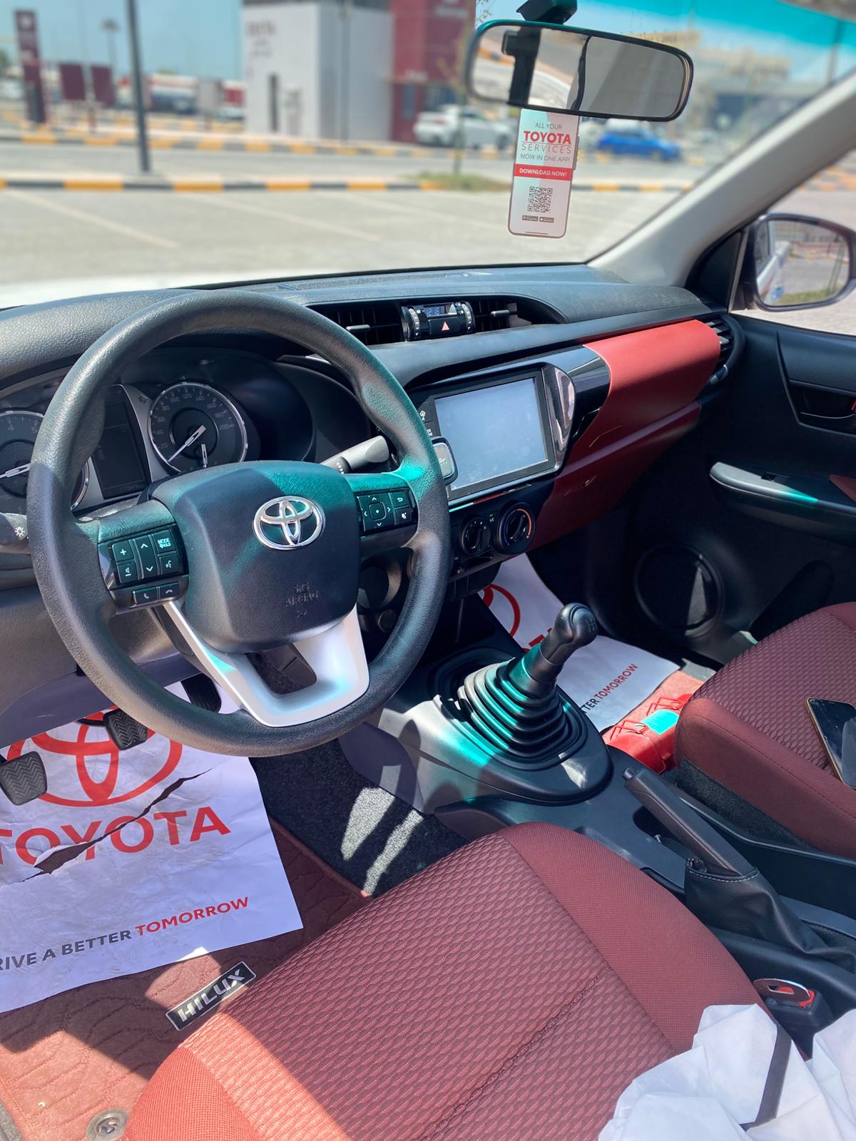 🚗 2023 Toyota Hilux (White) for Sale! 🚗