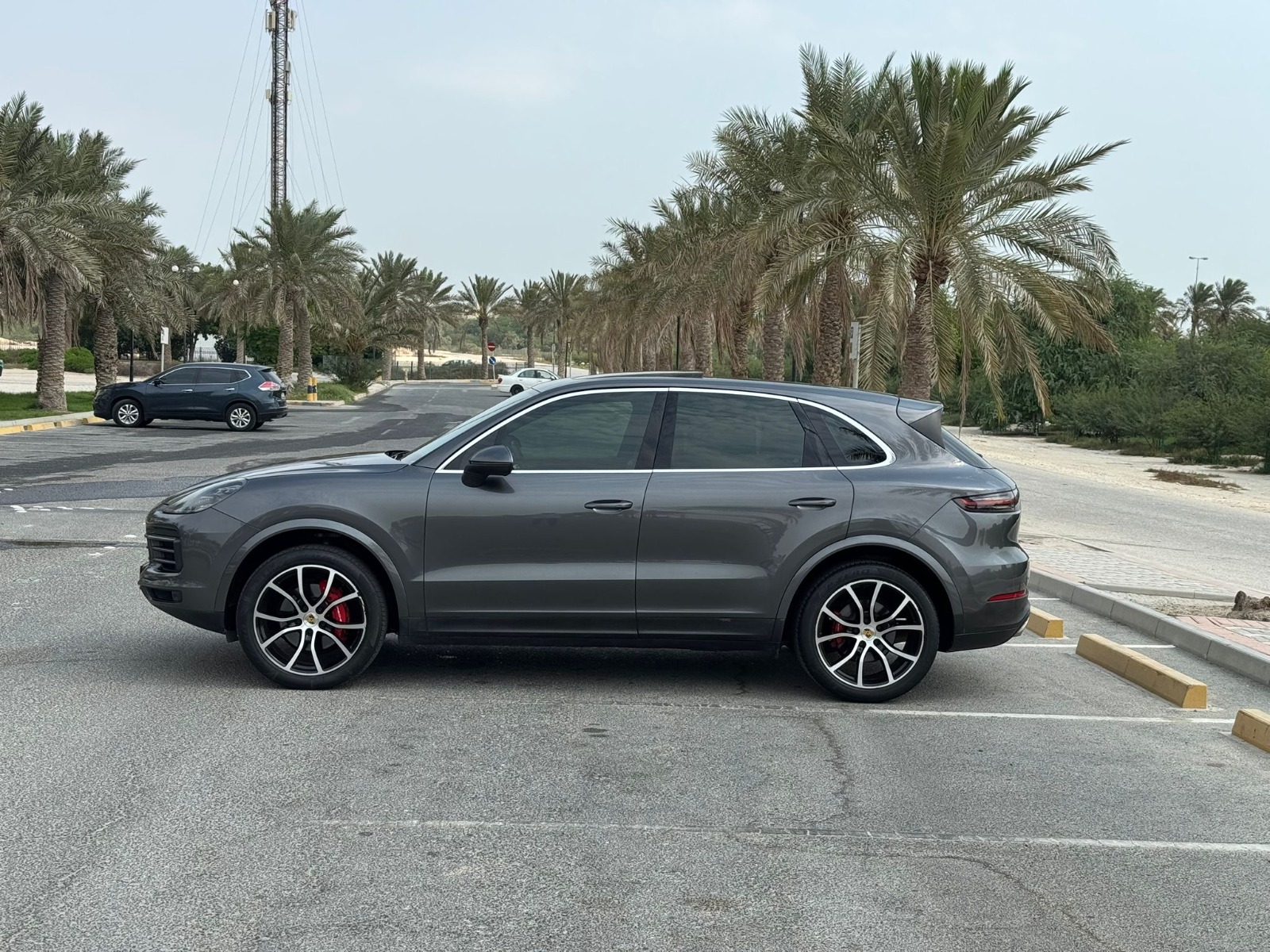🚗💥 For Sale: Porsche Cayenne 2019 💥