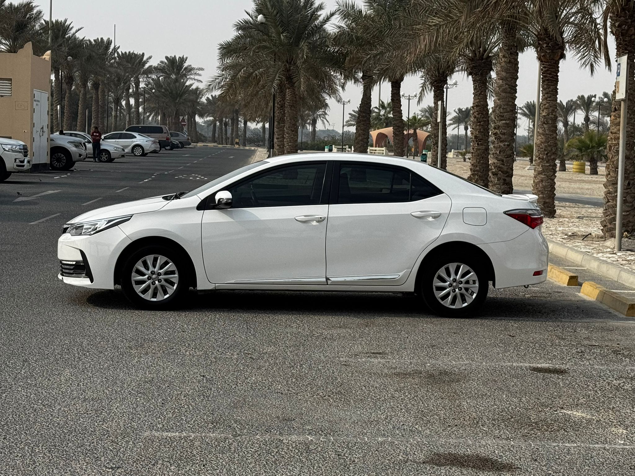🚗 For Sale: Toyota Corolla XLI 2018 (White)