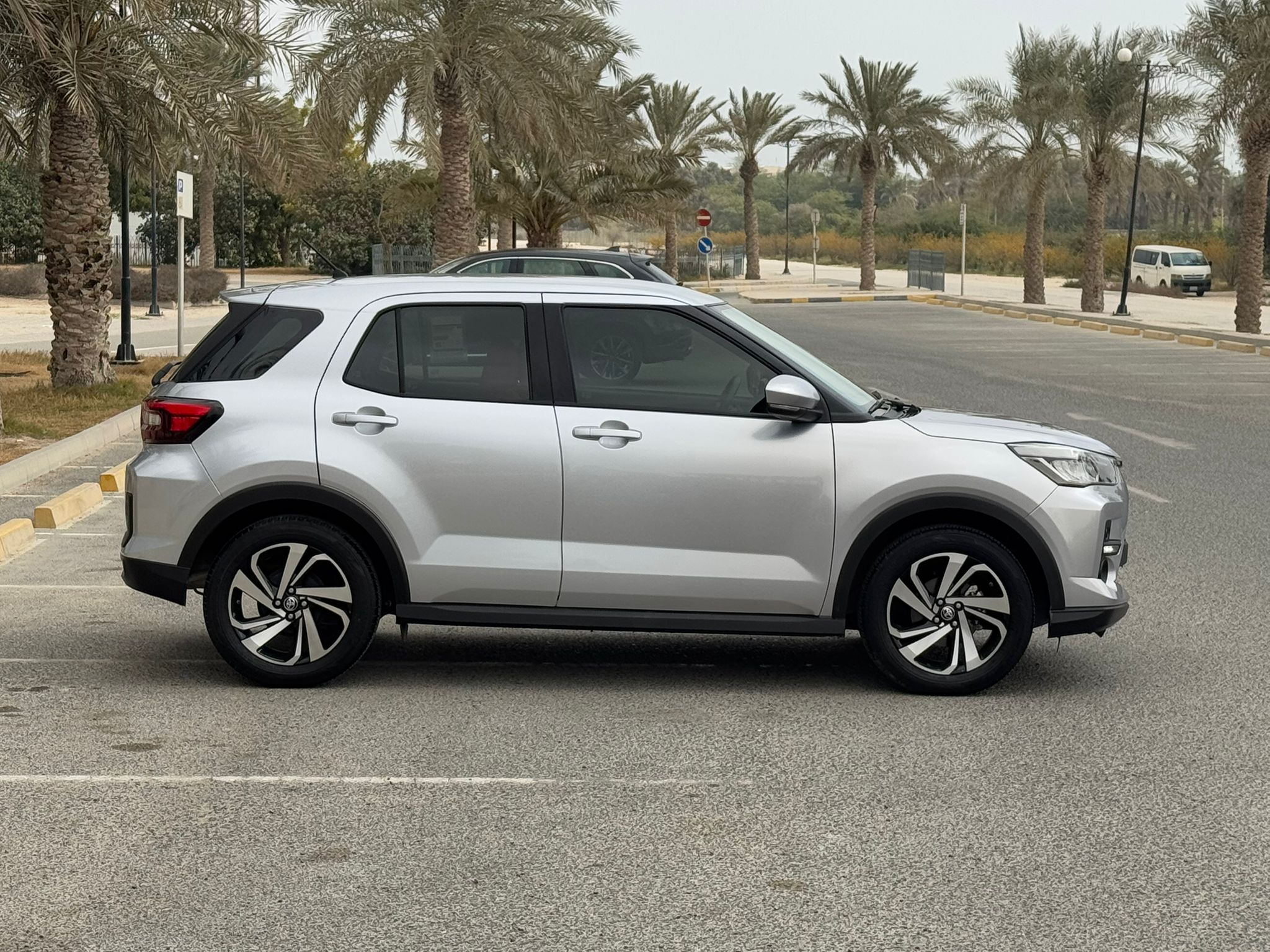 🚗 For Sale: Toyota Raize 2022 (Silver) 🚗
