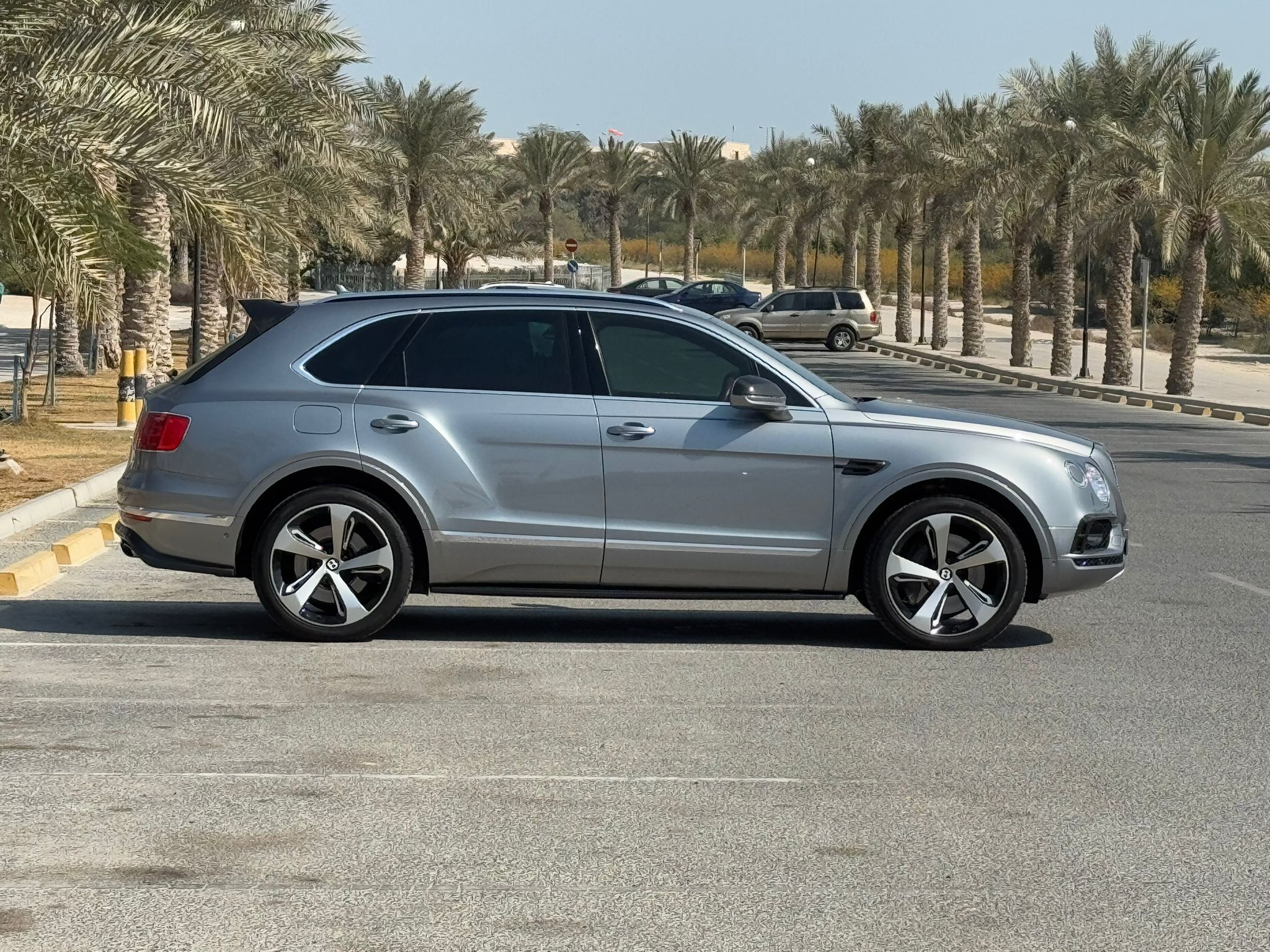 🚗 FOR SALE: 2018 Bentley Bentayga (Grey) 🚗