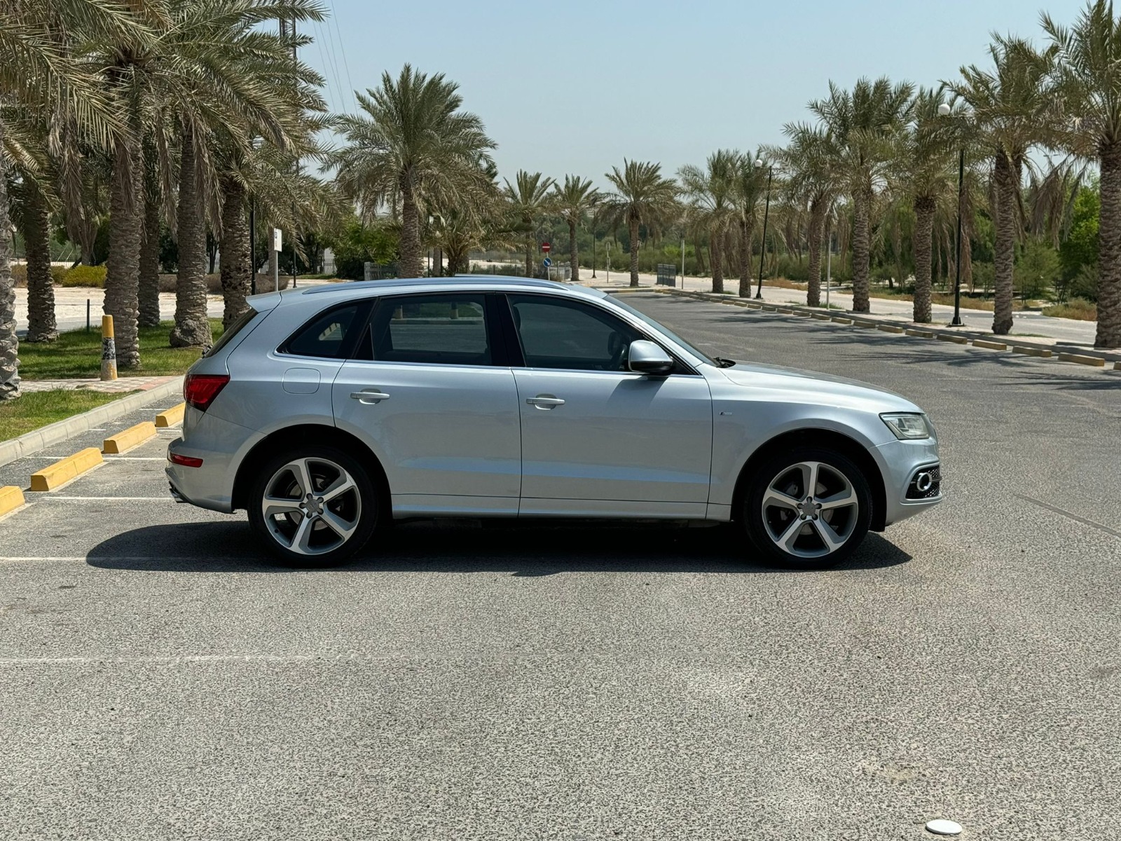 🚗 For Sale: 2014 Audi Q5 (Silver)