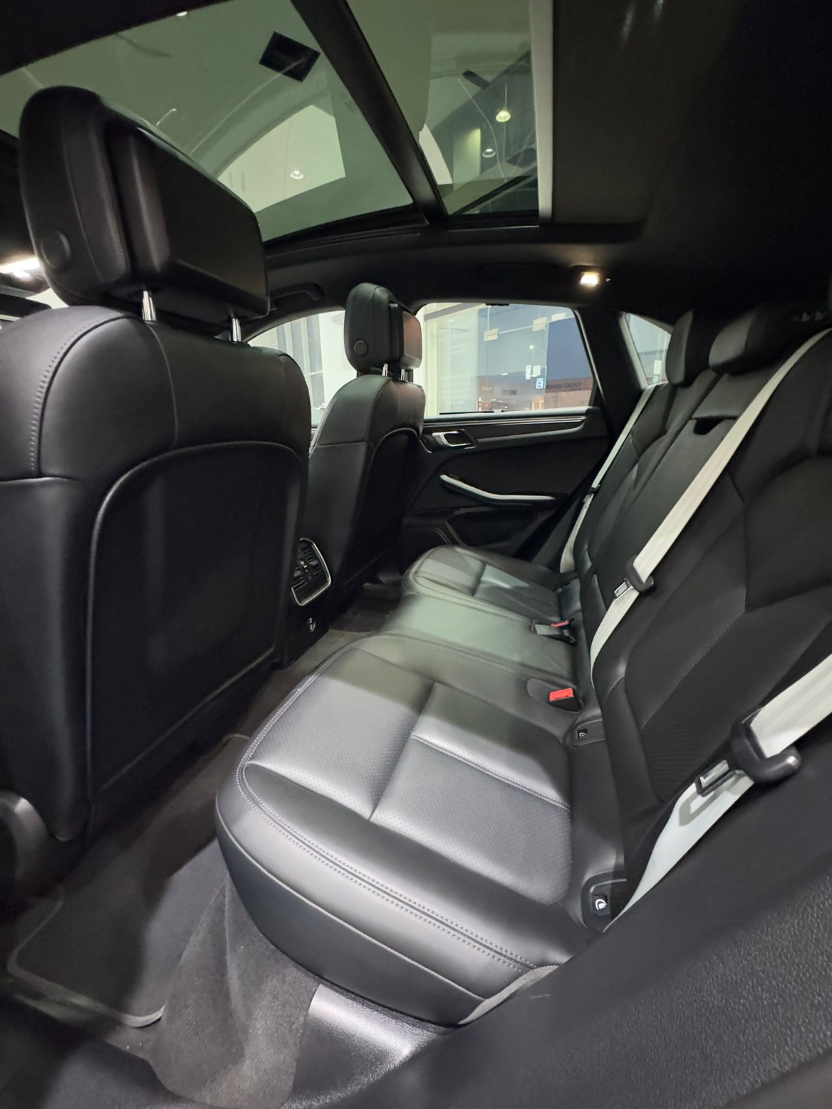 🚗 2021 Porsche Macan (Blue) – Special Order 🚗