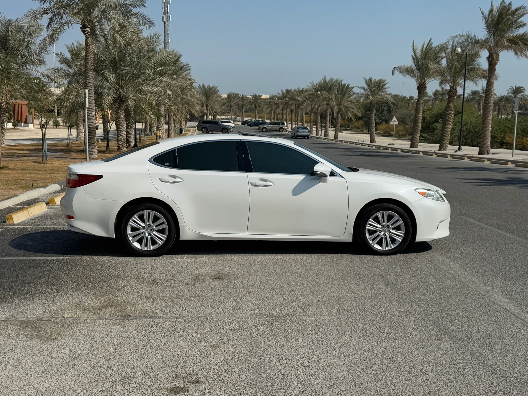 🚗 For Sale: Lexus ES-350 2014 (Pearl) 🚗