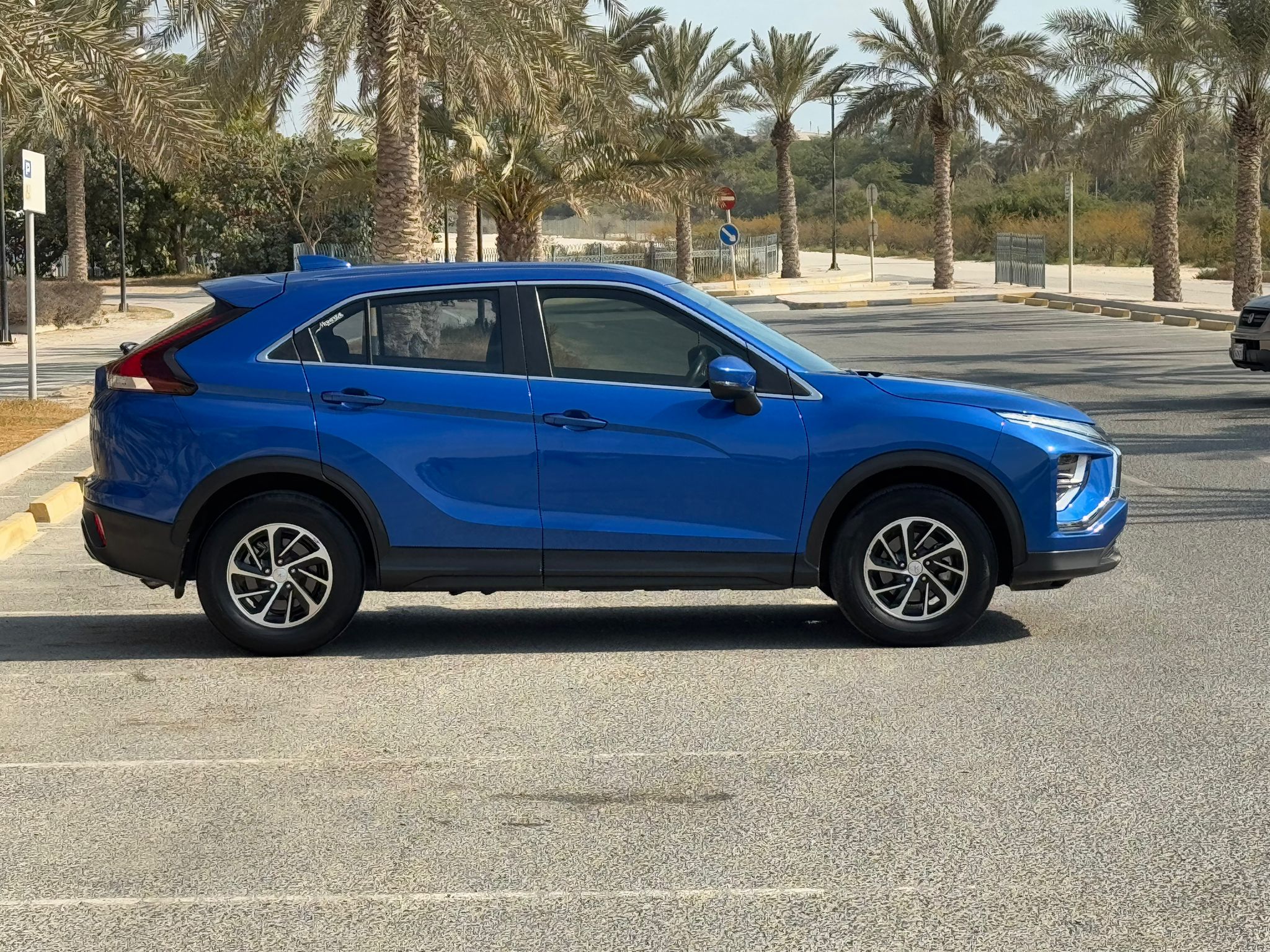 🚗 For Sale: Mitsubishi Eclipse Cross 2022 (Blue)