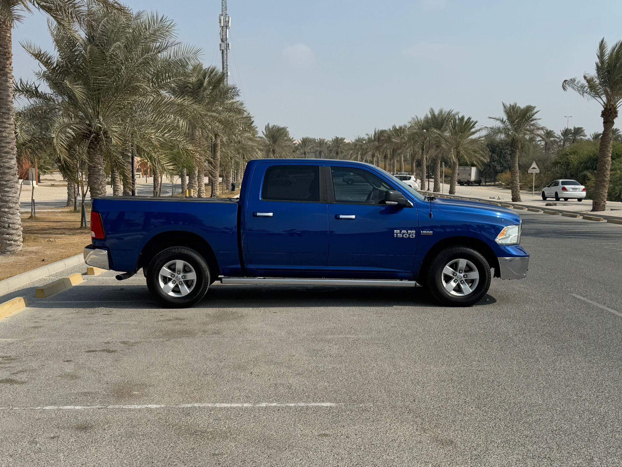 🚗 For Sale: Dodge RAM 1500 SLT 2015 (Blue) 🚗
