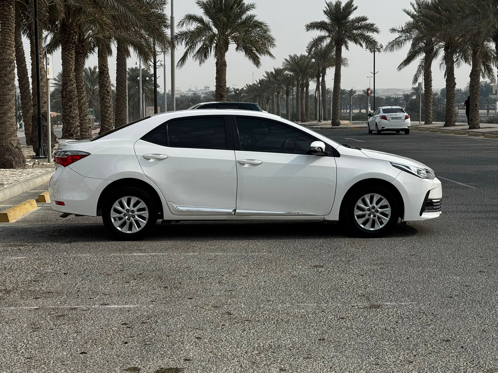 🚗 For Sale: Toyota Corolla XLI 2018 (White)