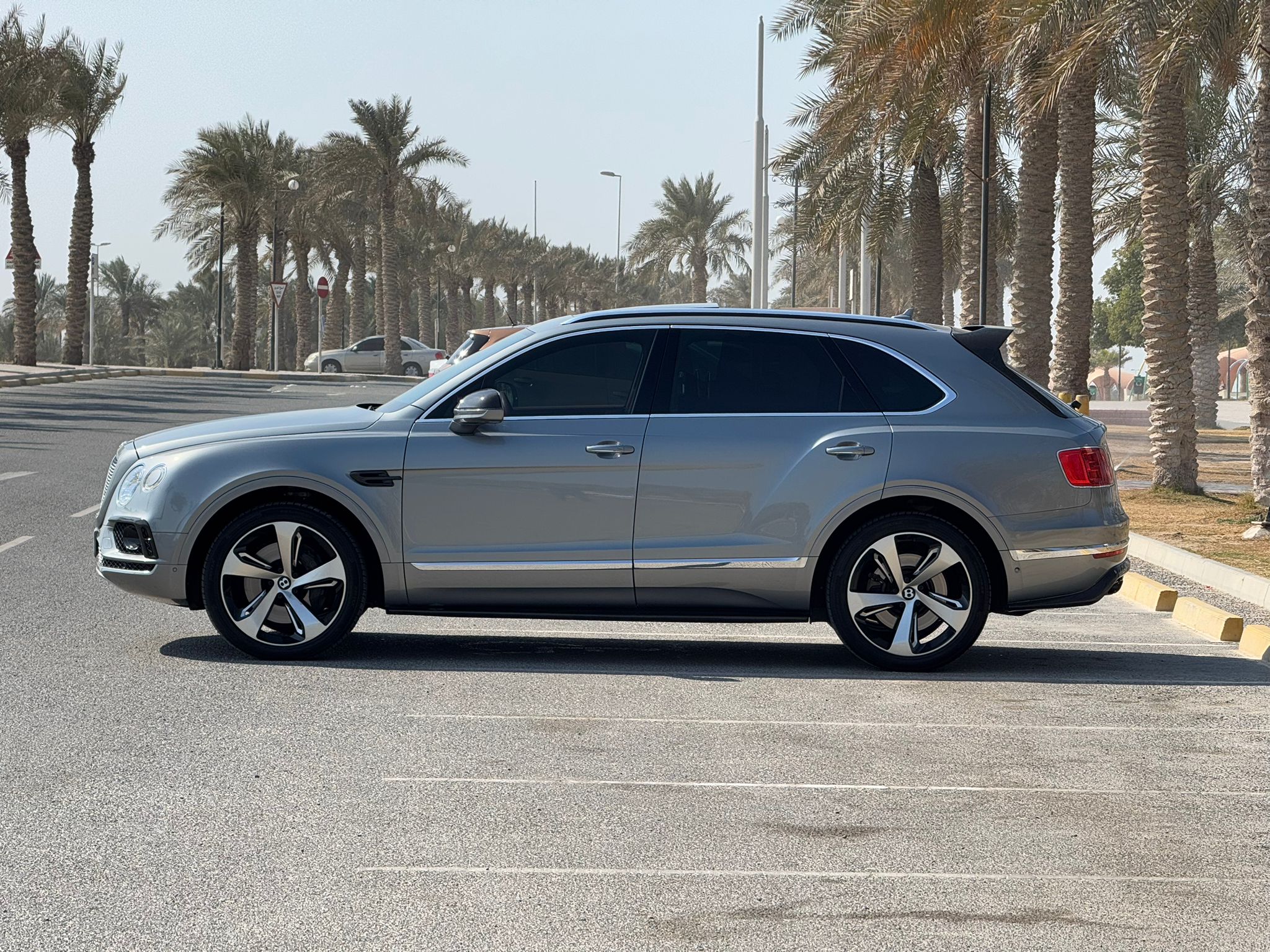🚗 FOR SALE: 2018 Bentley Bentayga (Grey) 🚗